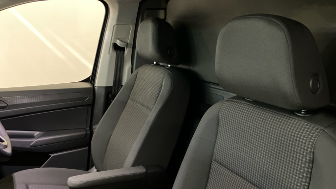Volkswagen Caddy Cargo C20 Diesel 2.0 TDI 102 Commerce Plus Van [Assistance] - Image 16